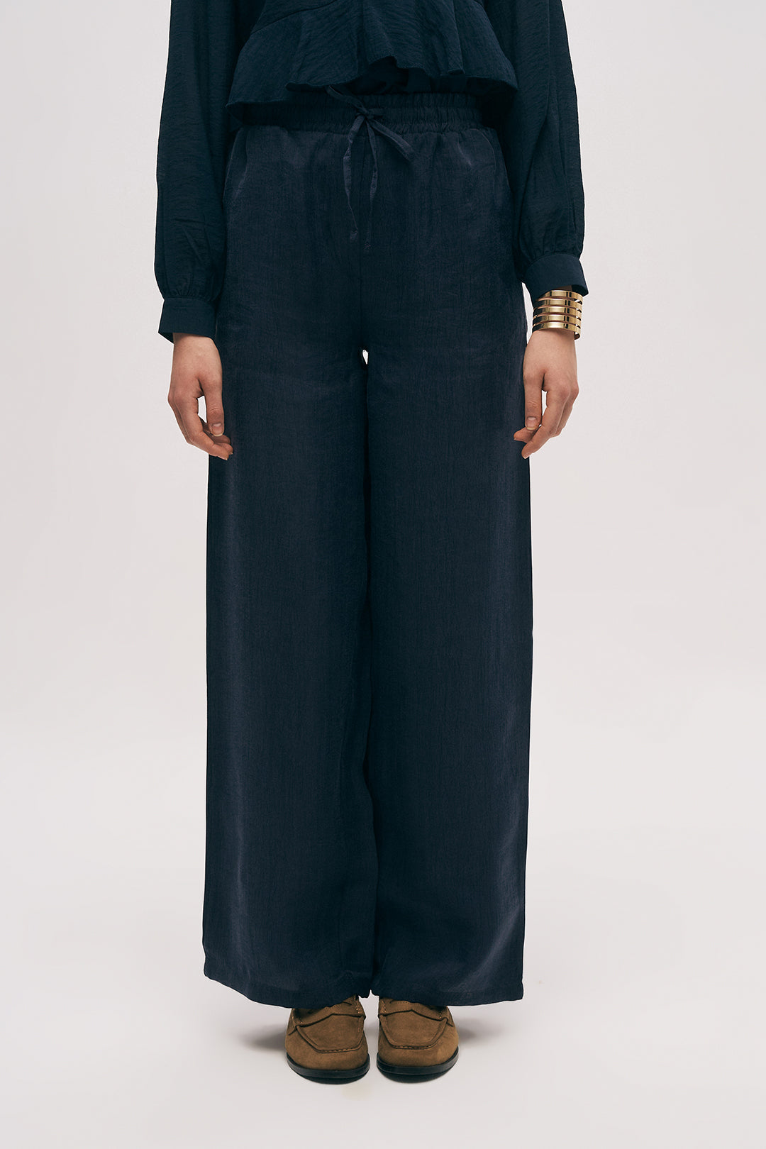 Beli Lastikli ve Bağcıklı Bol Paça Pantolon Laci