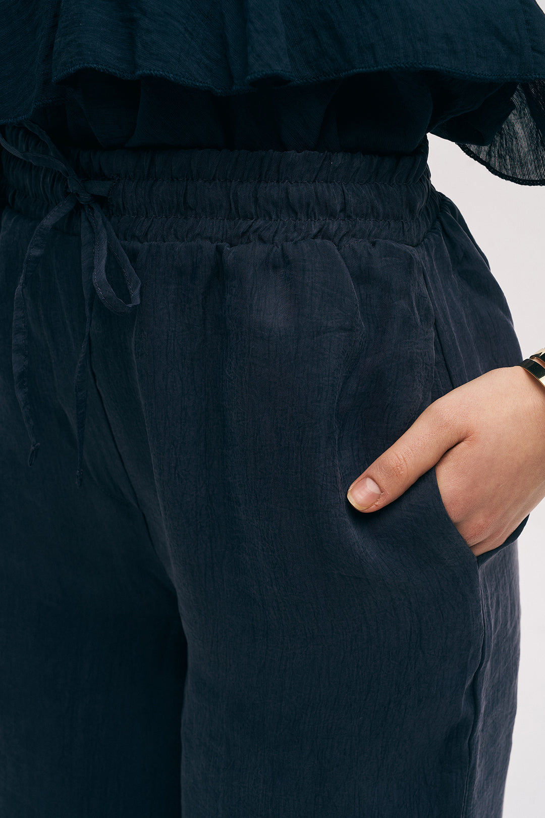 Beli Lastikli ve Bağcıklı Bol Paça Pantolon Laci