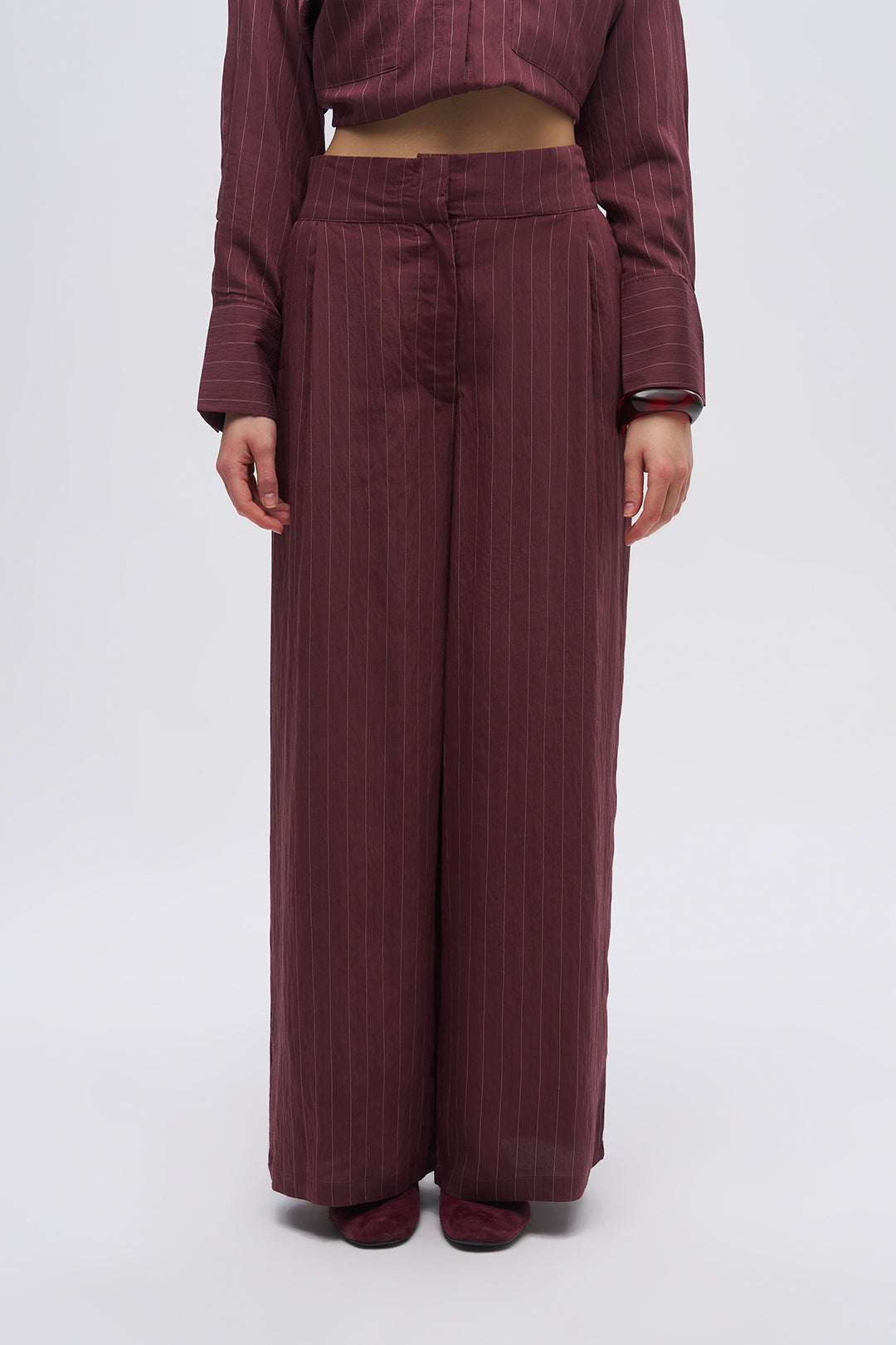İnce Çizgi Desenli Arkası Lastikli Bol Paça Pantolon Bordo