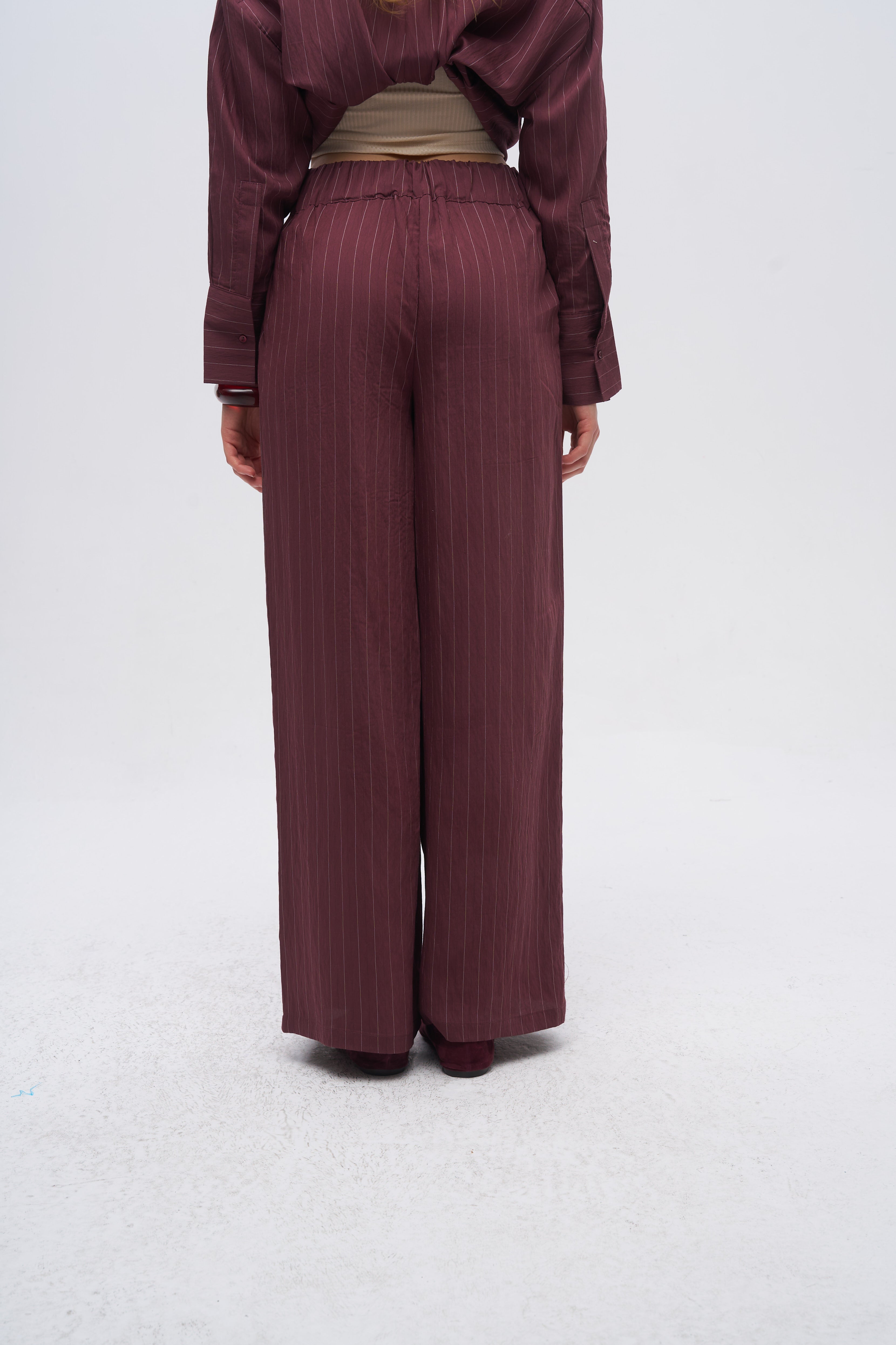 İnce Çizgi Desenli Arkası Lastikli Bol Paça Pantolon Bordo