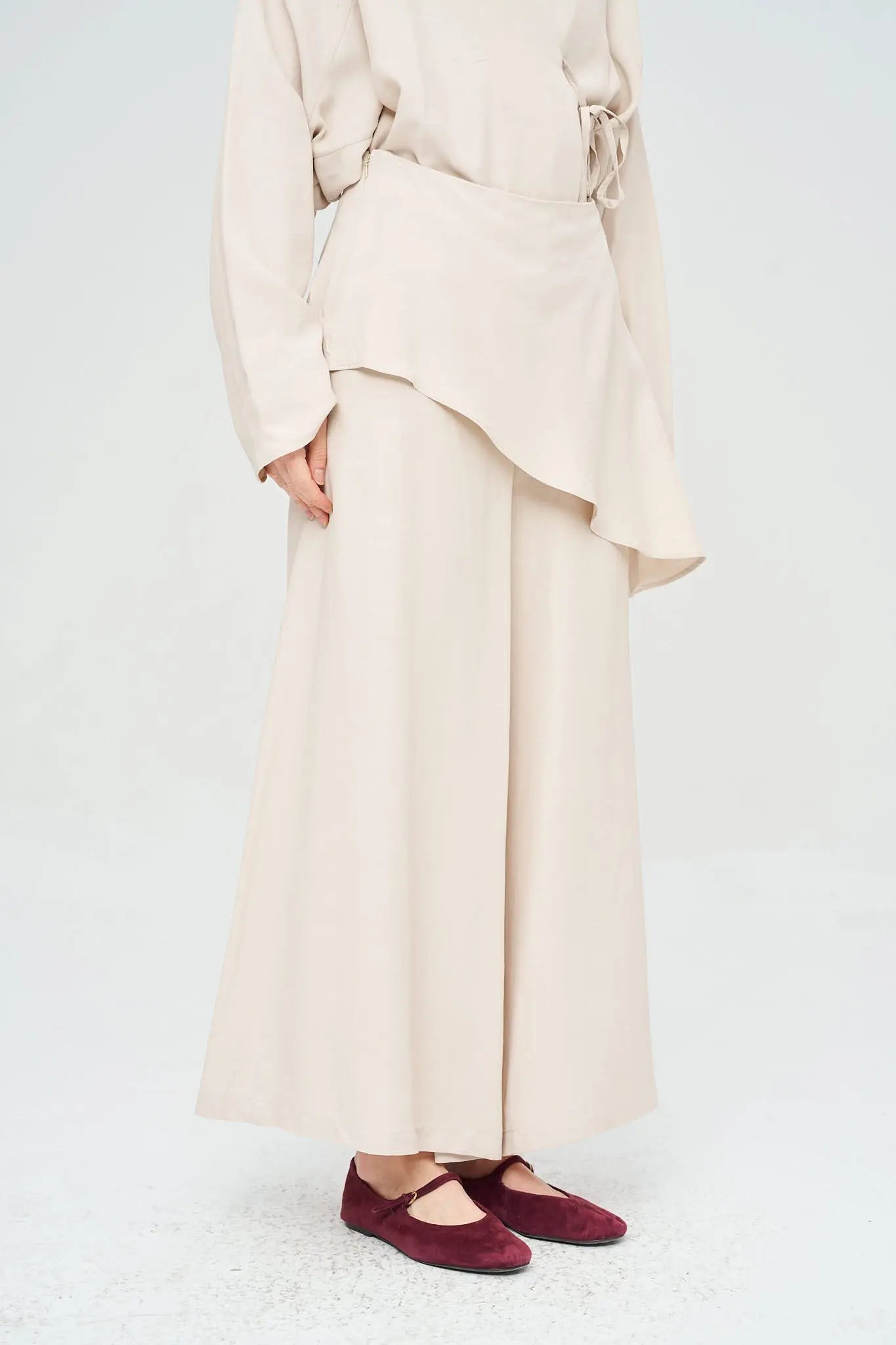 Orfeonegro Kadın Asimetrik Katlı Pantolon Bej ORFEONEGRO