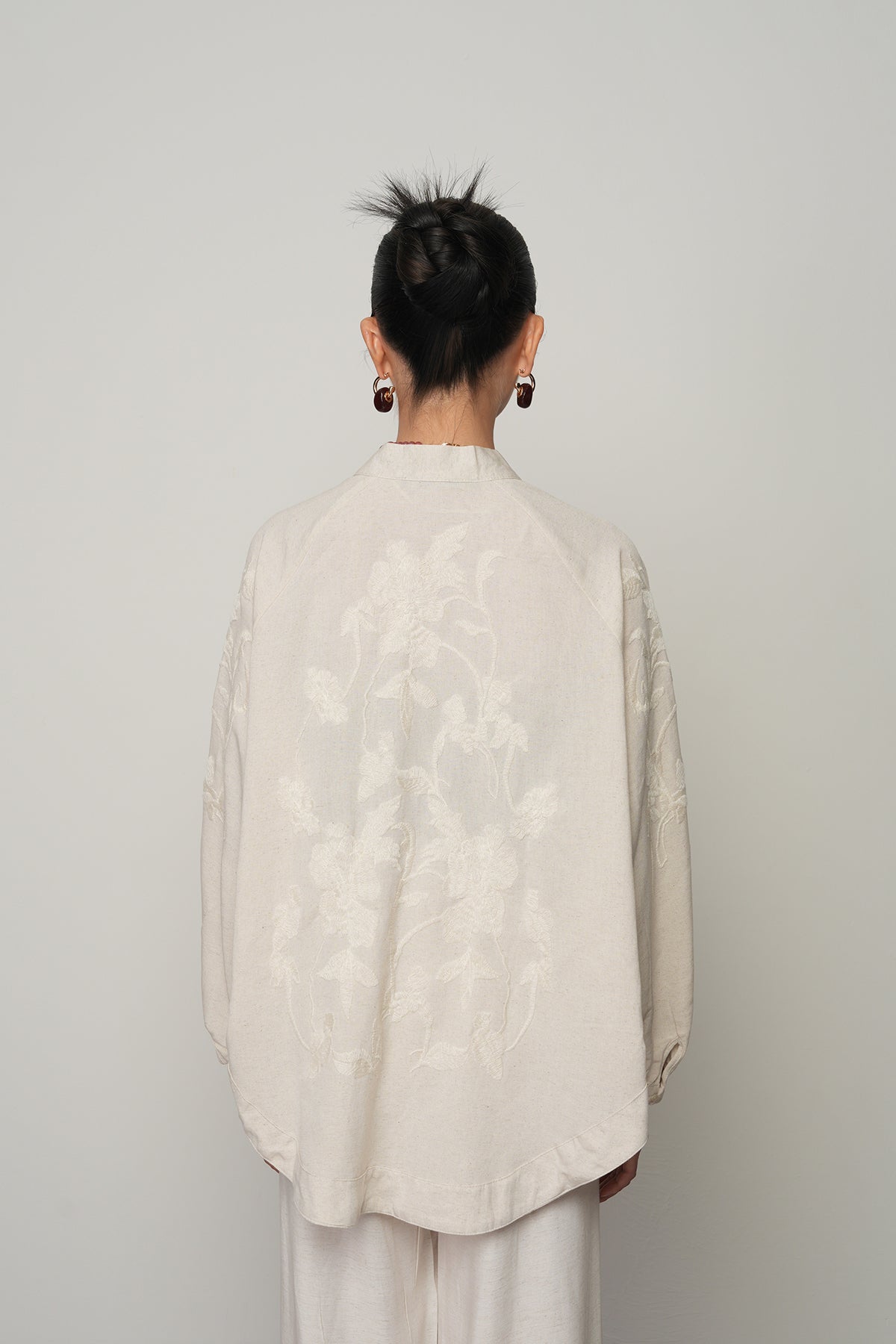 Toptan Sırtı ve Kolu Nakışlı Oversize Kimono – Viskon Keten Karışımı | Yerli Üretim 34014