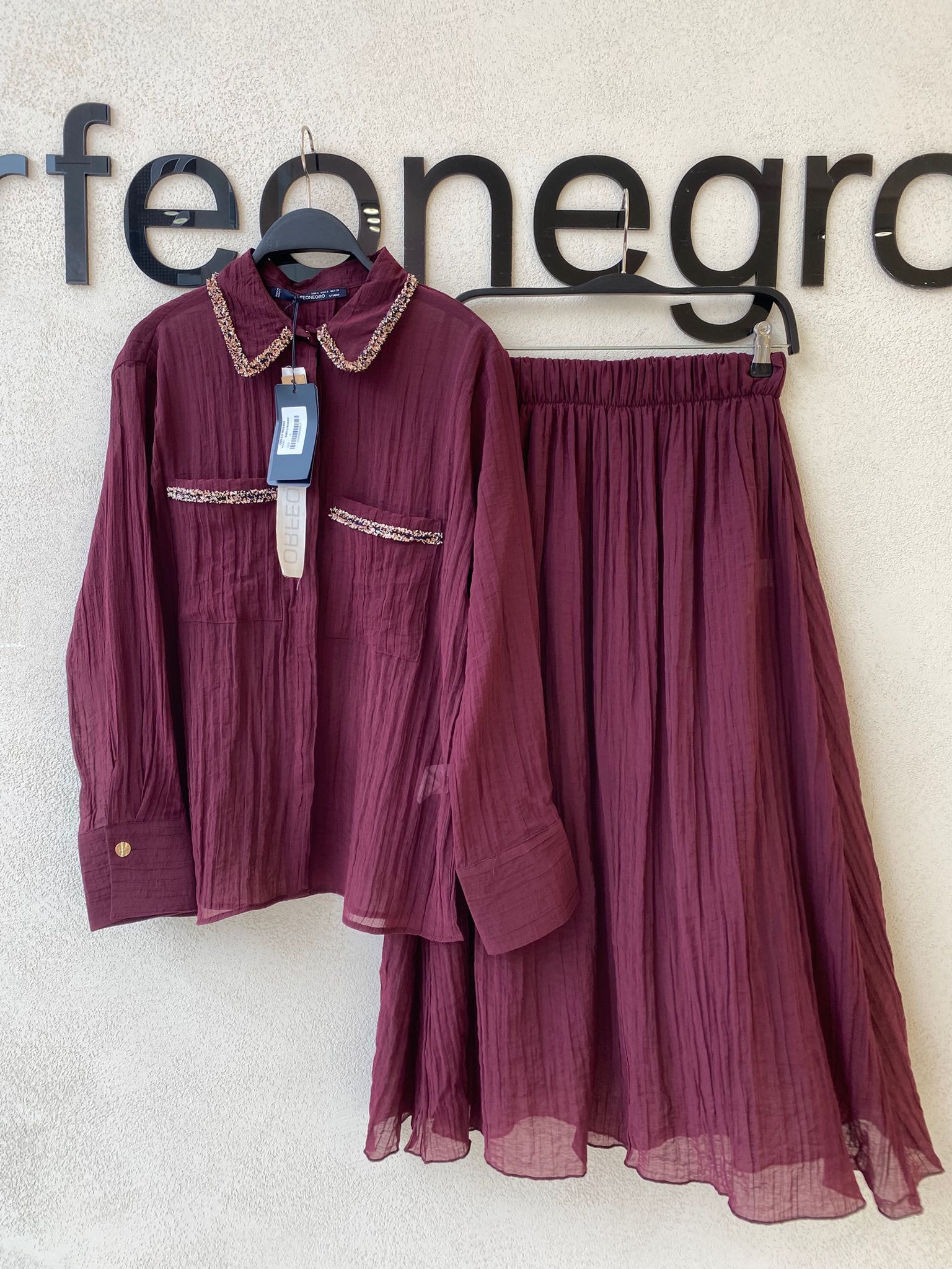 Taş İşlemeli Bürümcük Gömlek ve Astarlı Etek Takımı Bordo