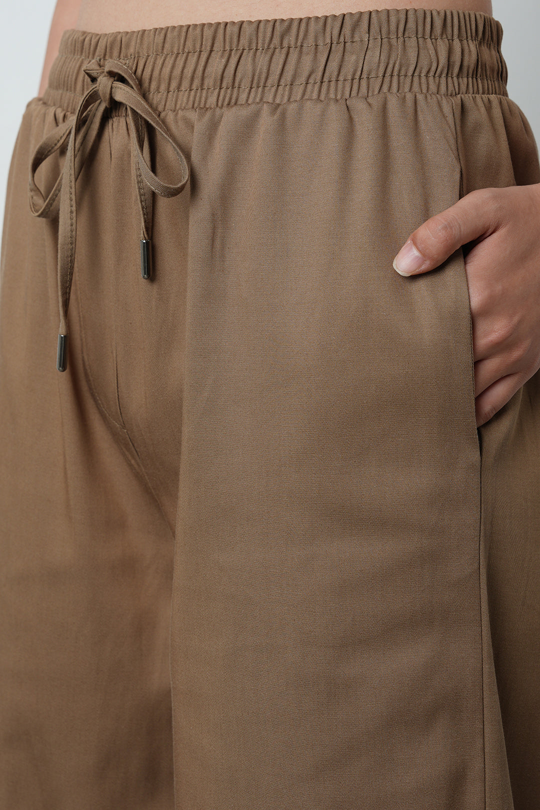 Kadın bol paça pantolon, beli lastikli, düz renk, tesettür uyumlu, toptan satış için uygun