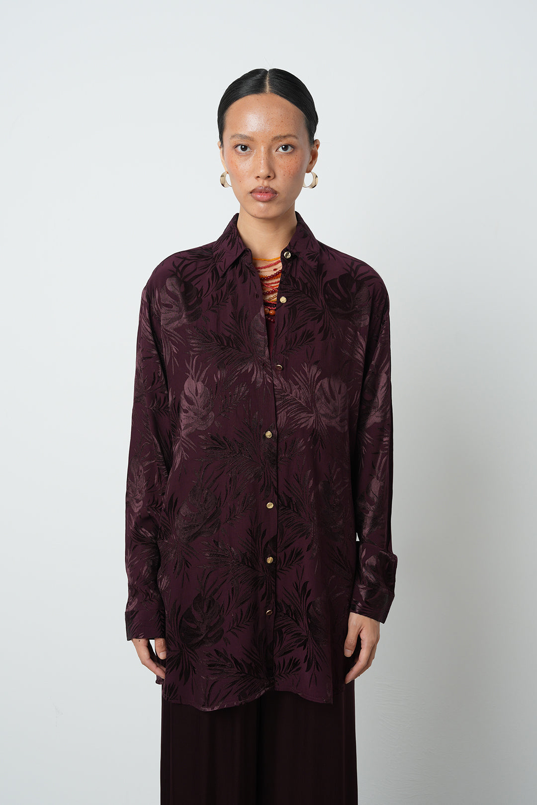 Bordo renk çiçek desenli tesettüre uygun kadın oversize gömlek