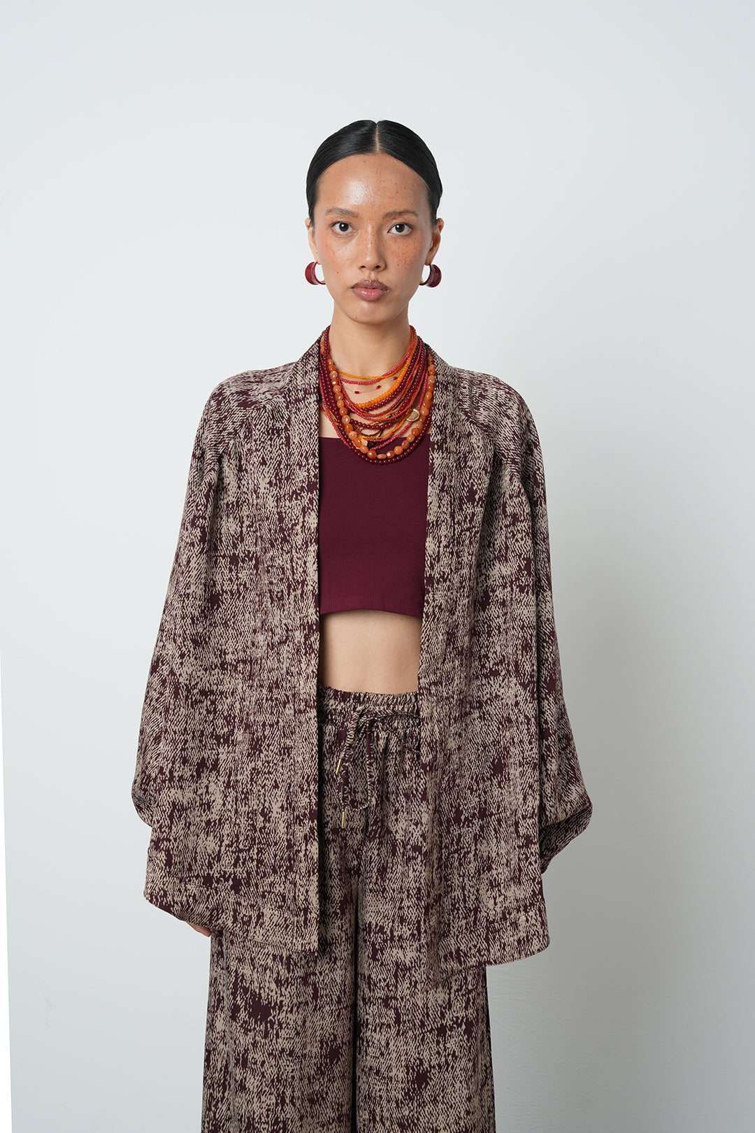 Bordo etnik desenli oversize kadın kimono – ön görünüm