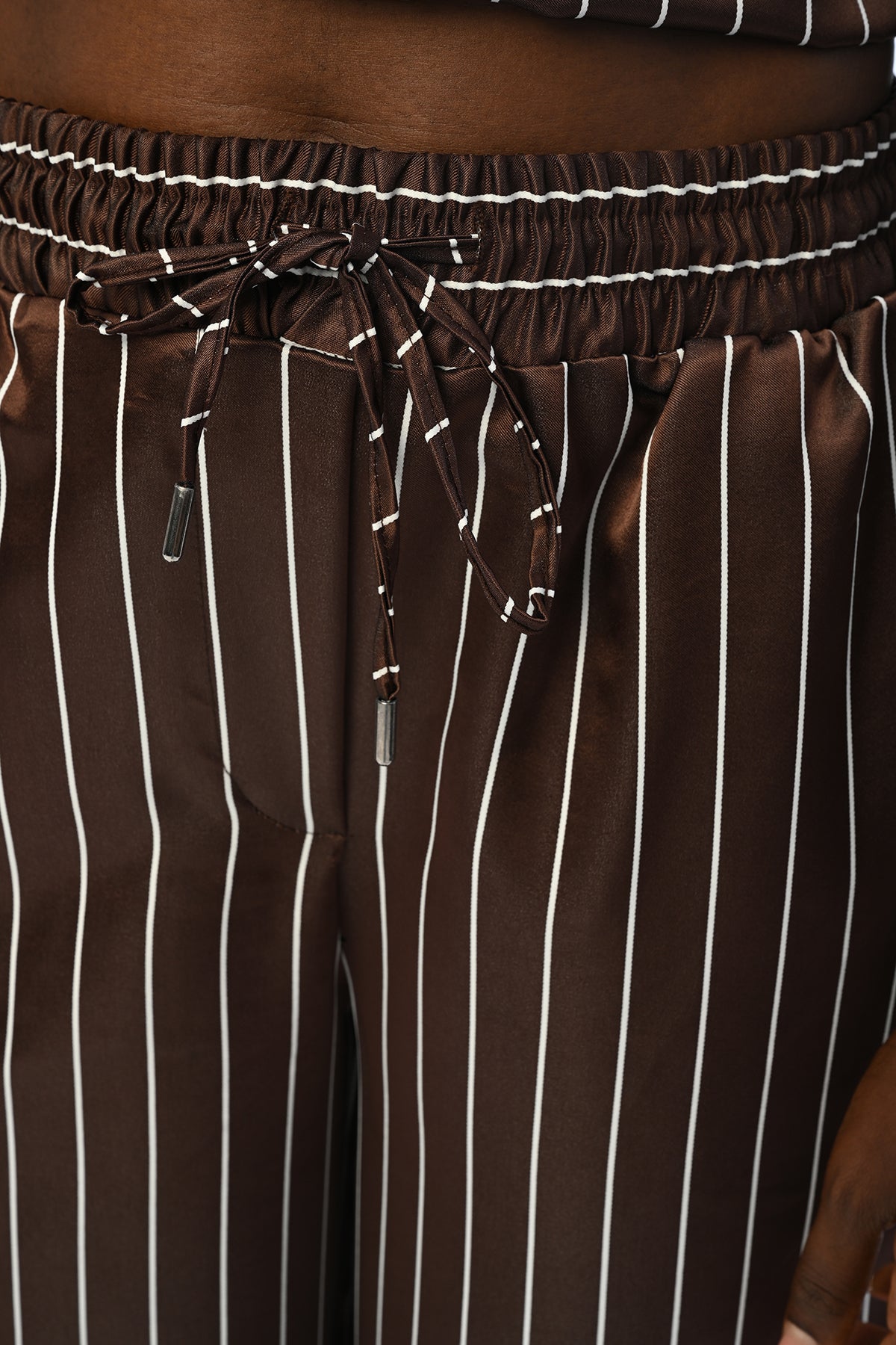 Çizgili jakarlı kadın pantolon – 107 cm uzunluk, toptan satışa uygun, rayon polyester kumaş, Türkiye üretimi