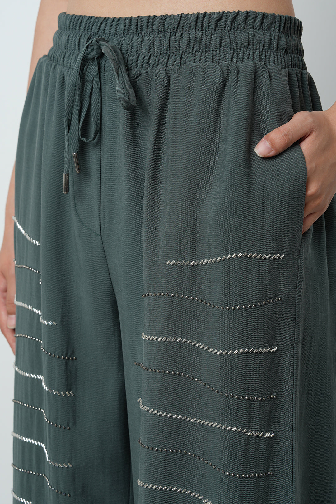 Taş detaylı beli lastikli bol paça kadın pantolon – toptan kadın giyim