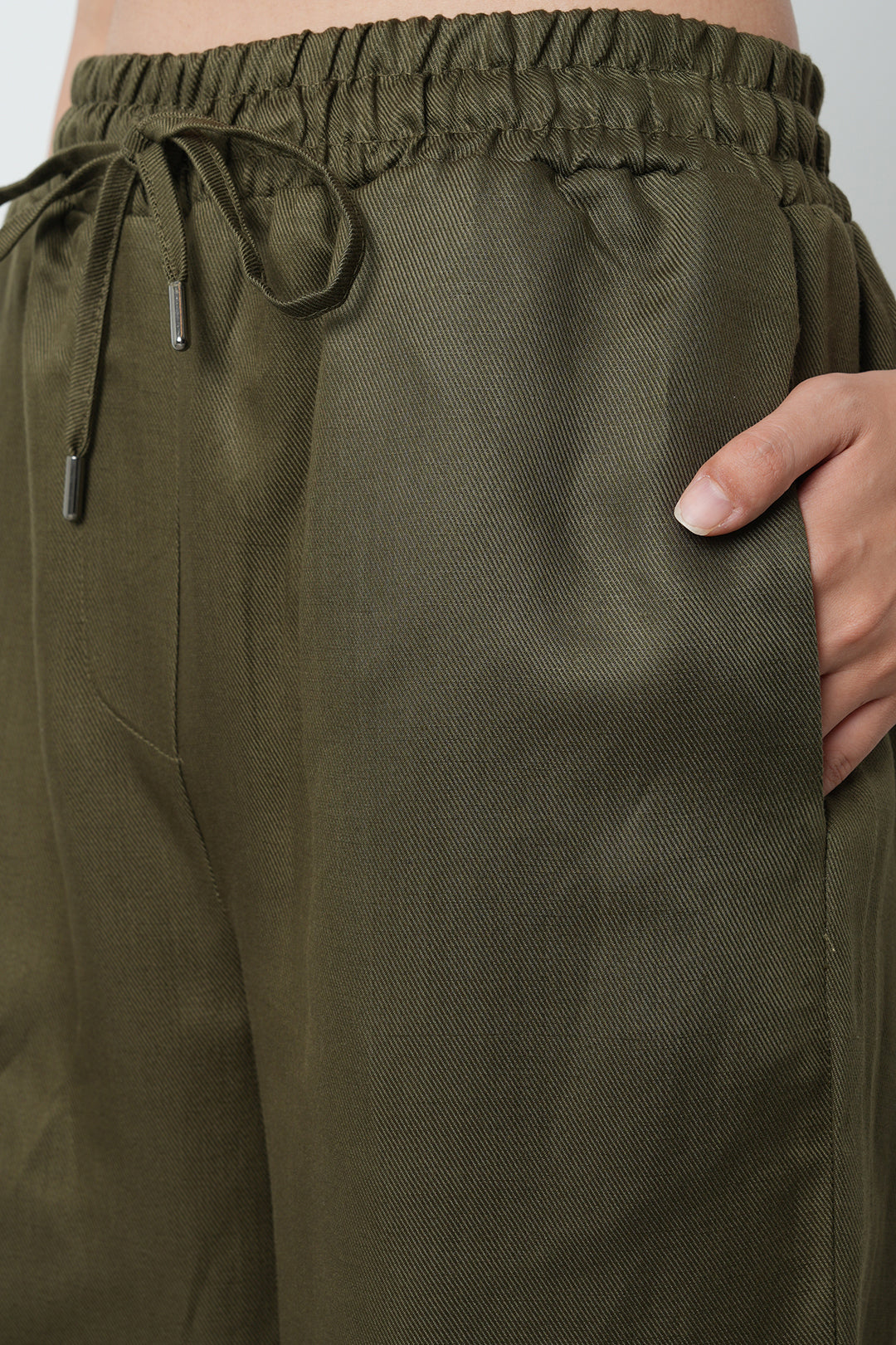 Bol paça bağcıklı kadın pantolon – tencel keten, rahat ve şık