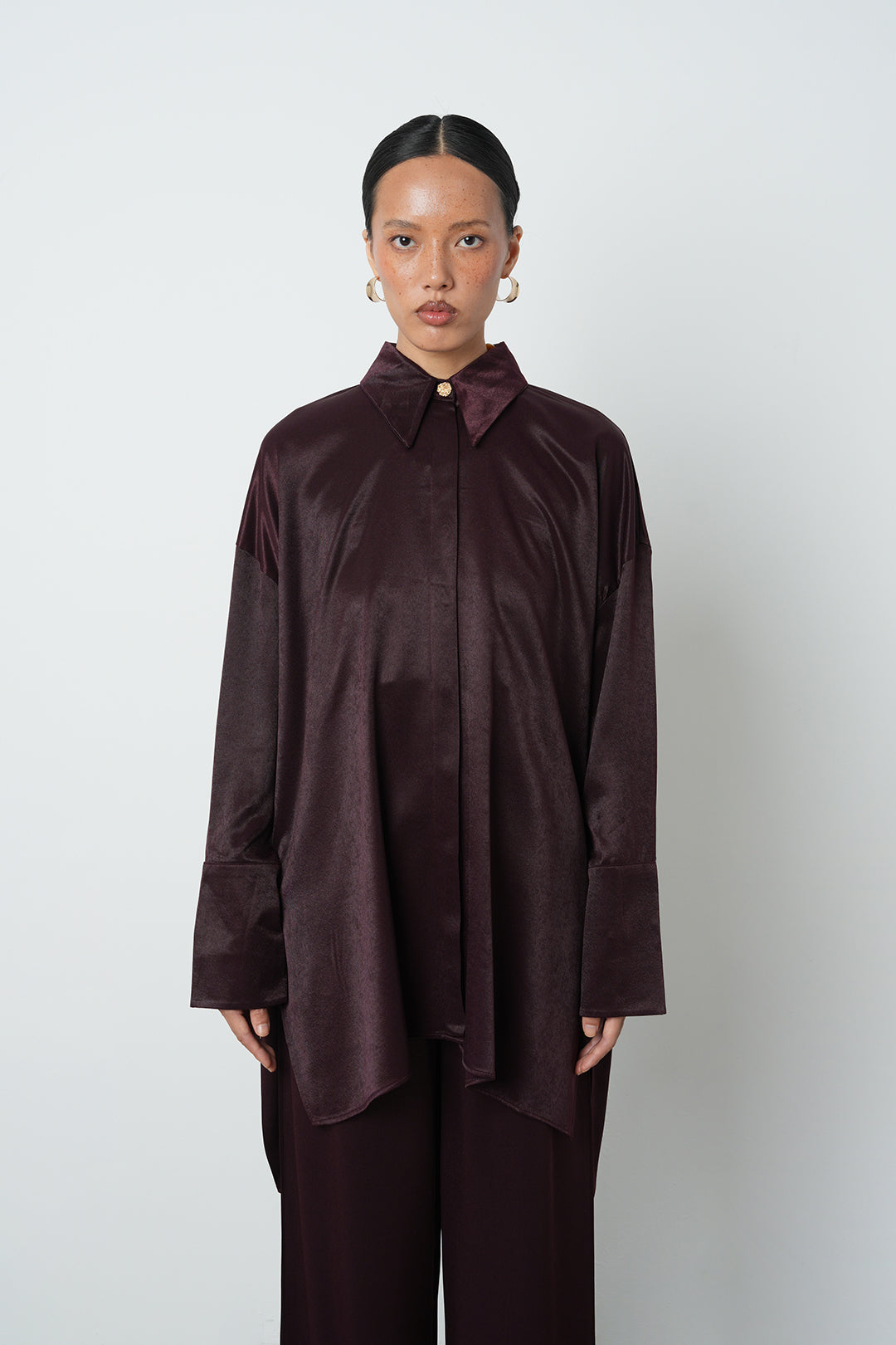 Toptan bordo uzun tesettür gömlek, oversize kesim, düğme detaylı