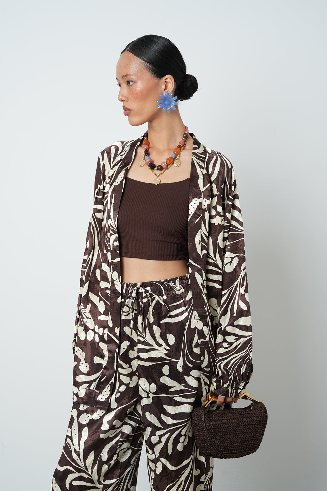 Çiçek desenli kahverengi jakarlı kadın kimono – toptan oversize model