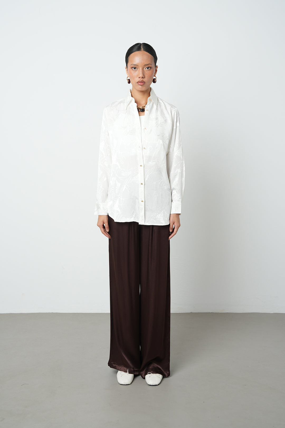 Etnik desenli jakarlı oversize kadın gömlek – rahat kalıp, bohem stil