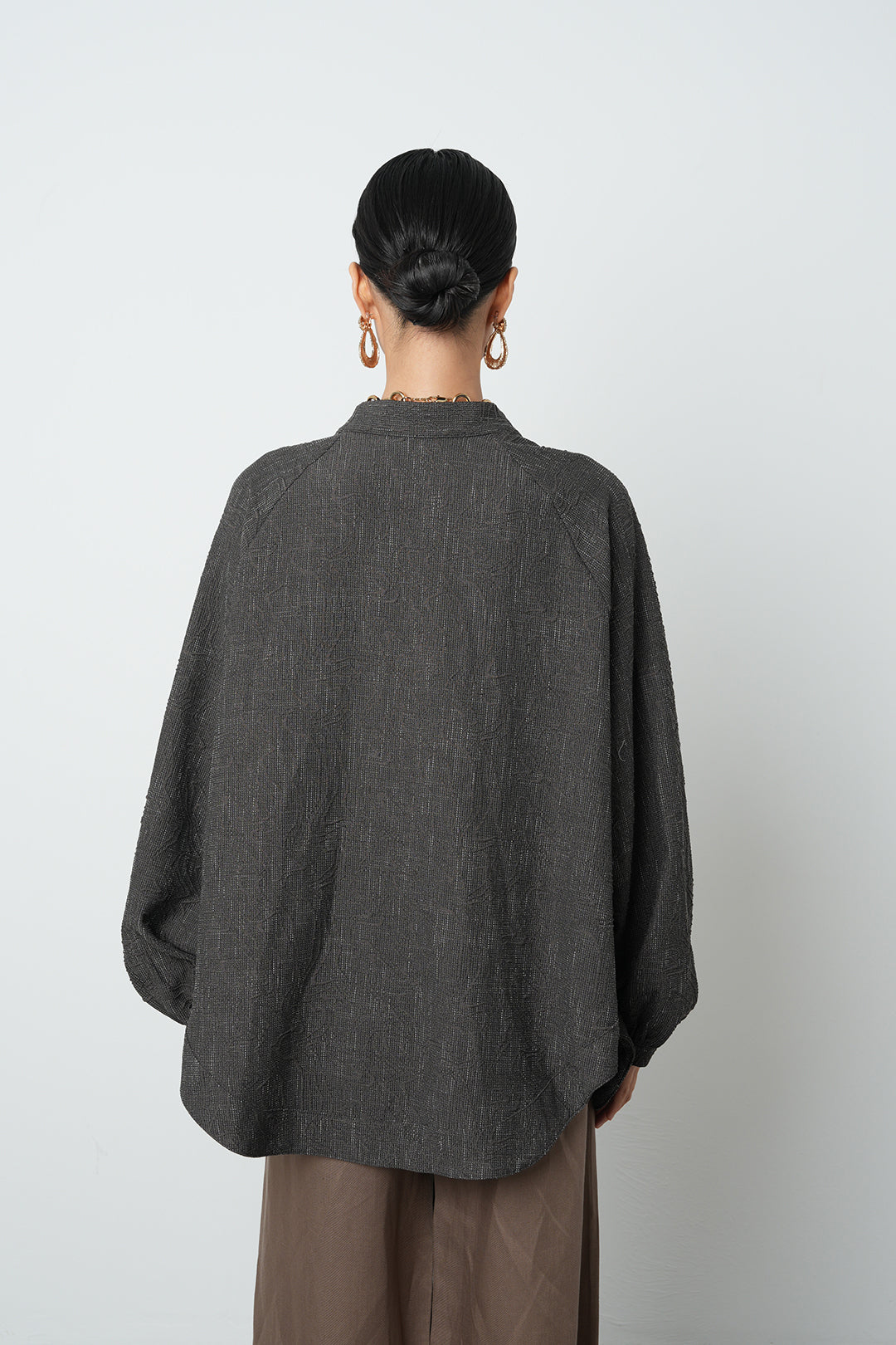 Kahverengi desenli oversize sonbaharlık kadın kimono, toptan satış